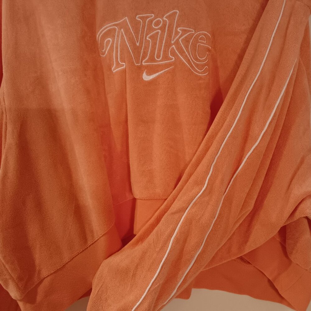 Nike - XL - Coral and White Sweater - Picture 2 of 5